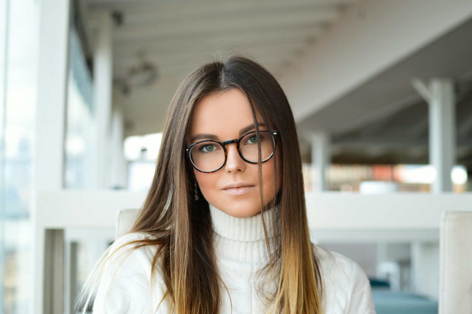 Portraitfilm Business-Frau – authentisches Mitarbeiterportrait